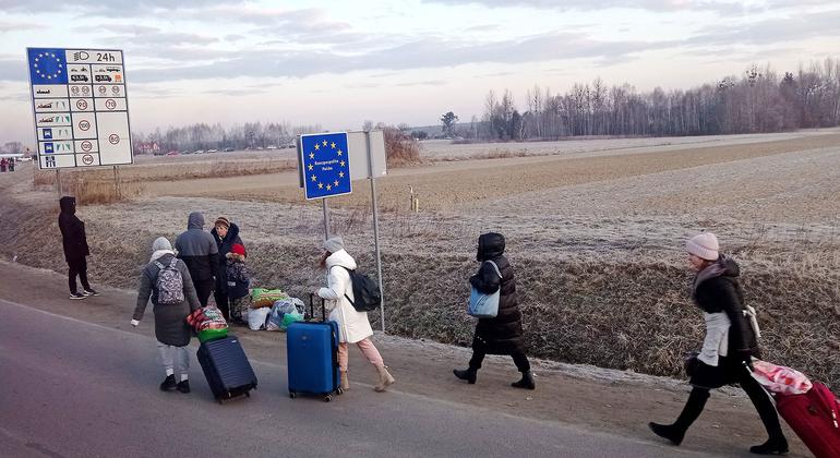Plus de 660.000 réfugiés ont fui l’Ukraine en six jours, selon le HCR